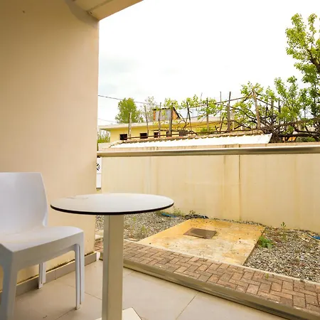 ゲストハウス Beach Guesthouse 3*