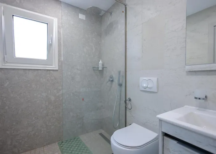 Beach Guesthouse 3*