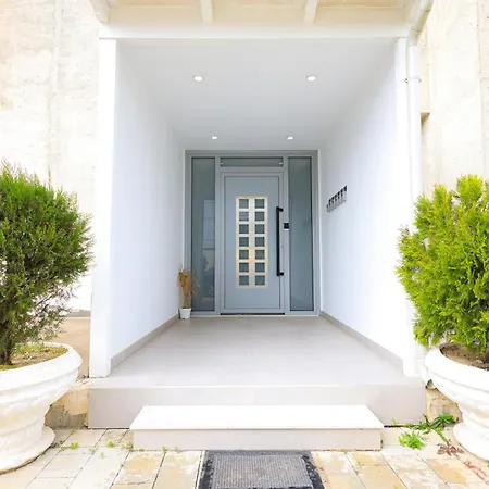 Beach Guesthouse 招待所 Durrës