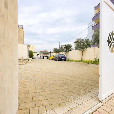 Beach Guesthouse 招待所