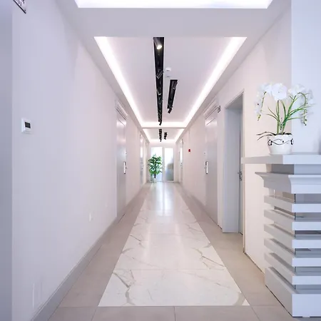 Beach Guesthouse 招待所 Durrës