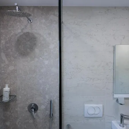 Beach Guesthouse 招待所 Durrës